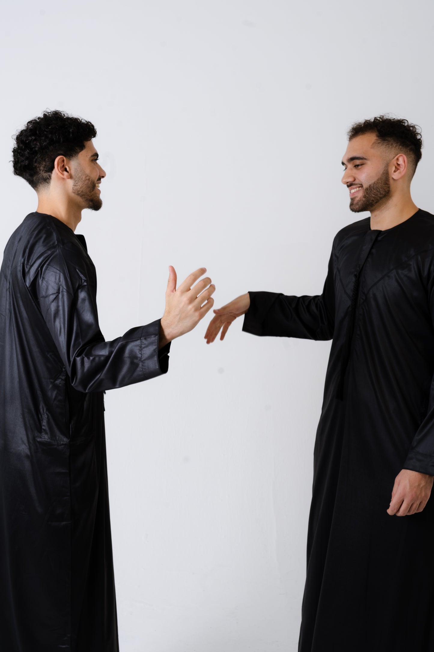 Black Emirati Thobe